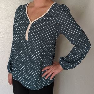 🌟5/$25! Polkadot flowy shirt